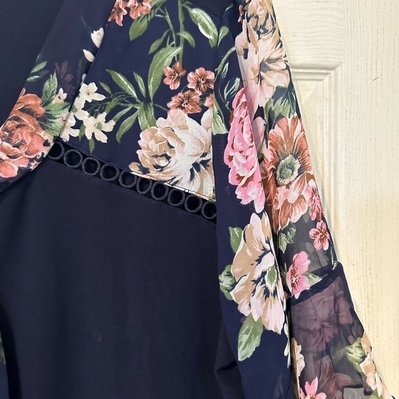 NWOT Liz Mcoy Navy Knit Top With Chiffon Floral Tie and Short Sleeves - Picture 3 of 11